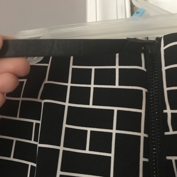 Vince Camuto pencil Skirt - Picture 3 of 5